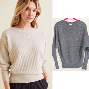 Womens Diagonal Rib Crewneck Sweater - Cream